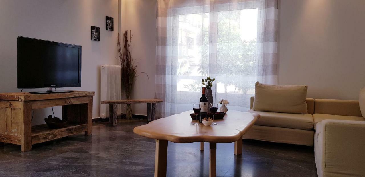 Spacious Apartment In The Historical Center Of アテネ エクステリア 写真